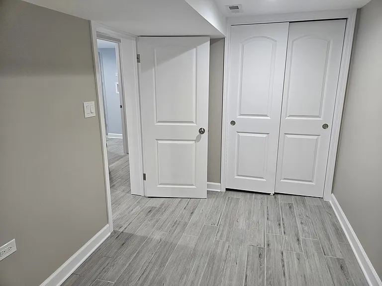 second bedroom w/ closet
