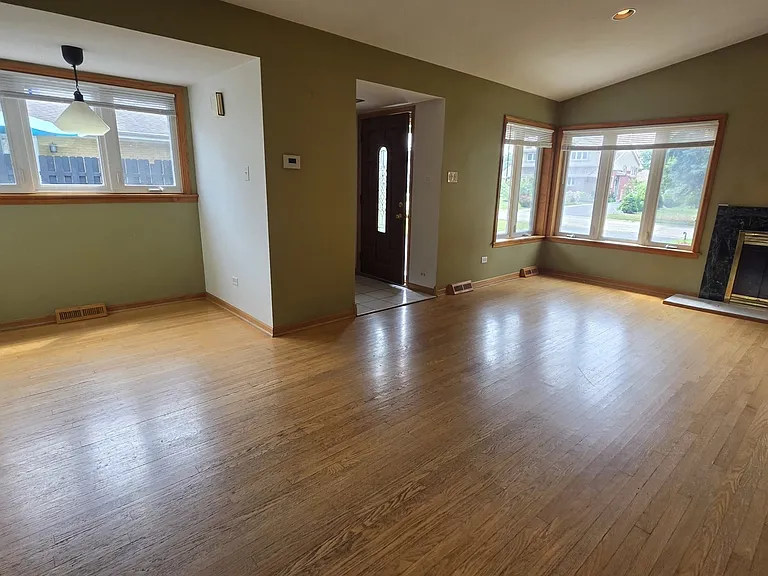 8418 W Crain St — Photo 13