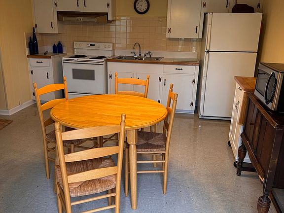 3rd image of 113 Prescott Pl