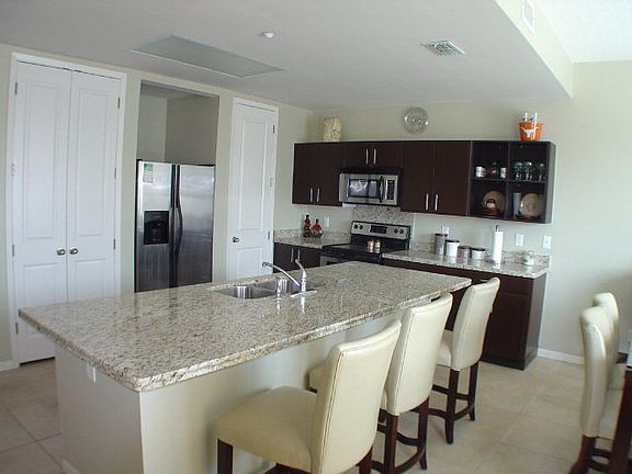 3rd image of 5909 Padre Blvd