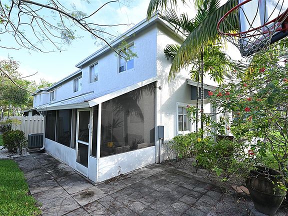 2nd image of 1102 SW 44th Ave