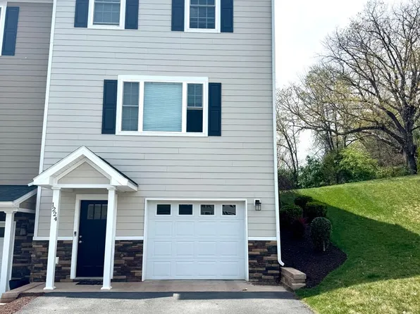 1224 Bluemoon Dr, Harrisonburg, VA 22801