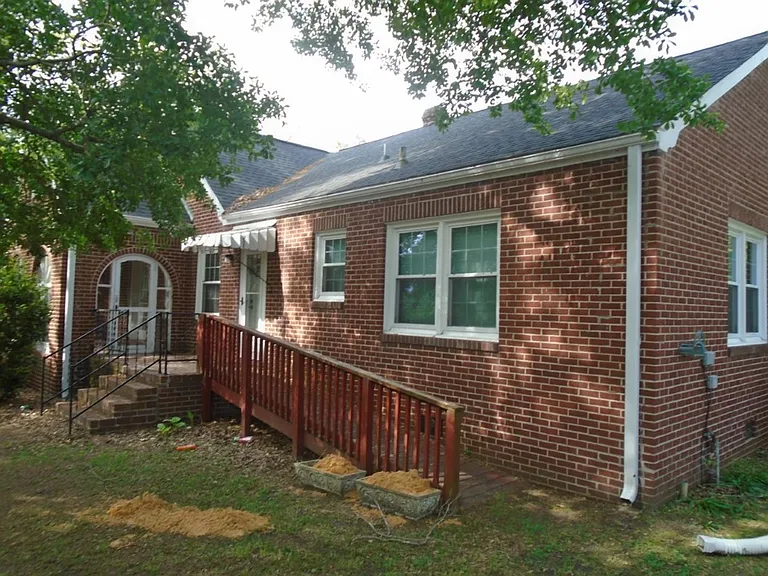 308 Harris Ave — Photo 3