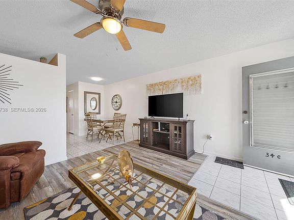 4th image of 15610 NE 6th Ave APT 34C
