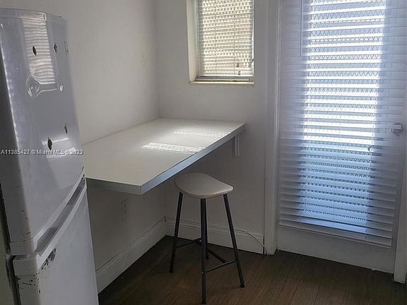 5th image of 761 Euclid Ave #10