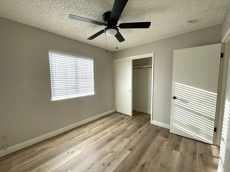 8101 Jacaranda Ave — Photo 11