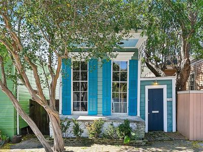 738 Pleasant St, New Orleans, LA, 70115