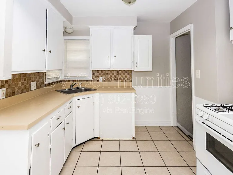 19001 Nitra Ave — Photo 5