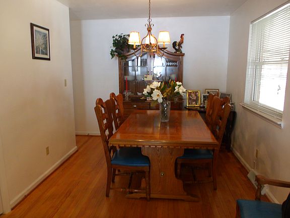 3rd image of 2673 Stanford Dr