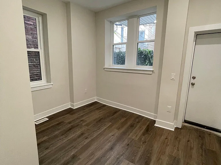 507 Christian St — Photo 11