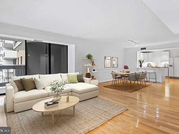 3rd image of 3800 Fairfax Dr APT 713