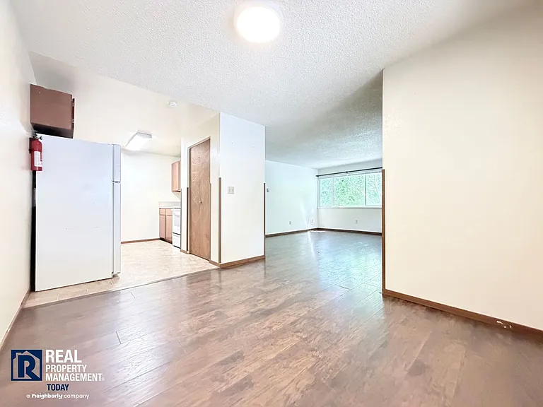 DB&D Realty LLC - 6115 — Photo 7