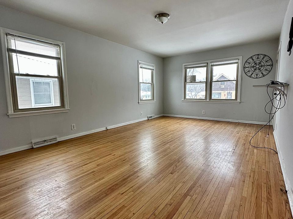 1st image of 828 Upton Ave N #828