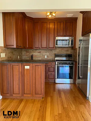 Sold by LDMI Realty Group LLC | media 8