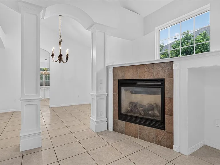 914 SW 83rd Ter — Photo 15