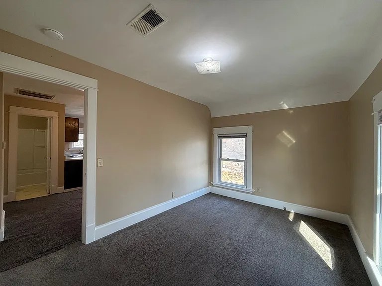 1464 E 14th St, DSM — Photo 7