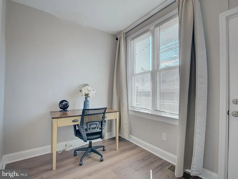 2621 E Oliver St — Photo 28