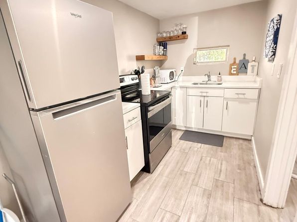 1151-1159 NE 18th St APT 1-5