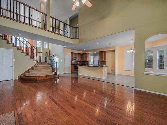 4th image of 10070 Teal Hollow Dr