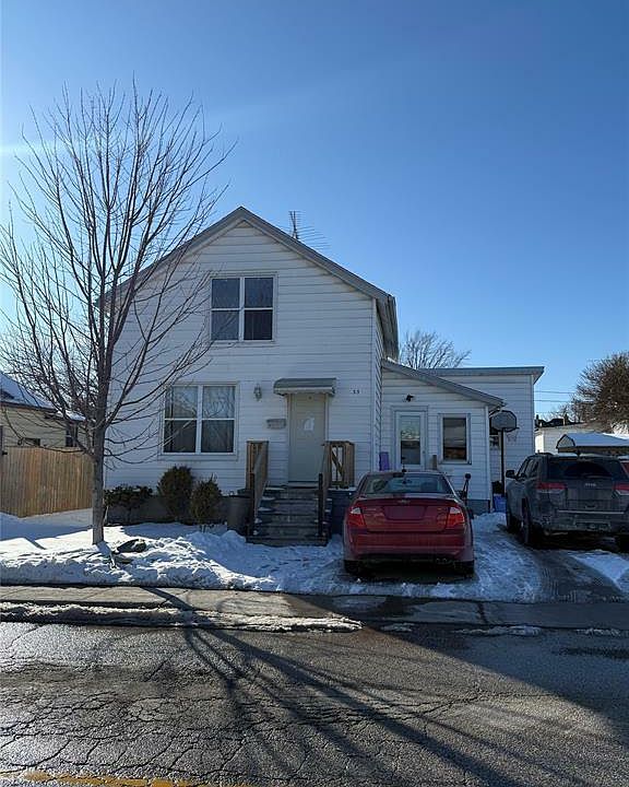 1st image of 33 Victoria Ave N