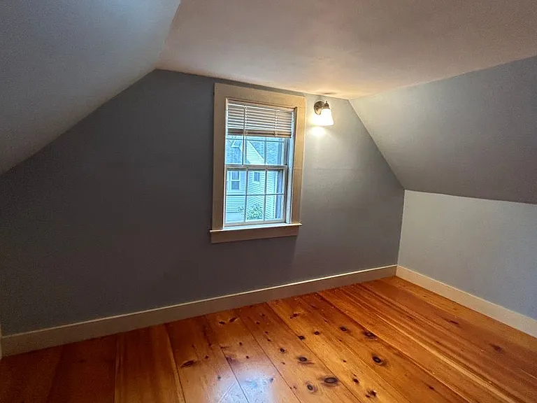 33 Washington St — Photo 23