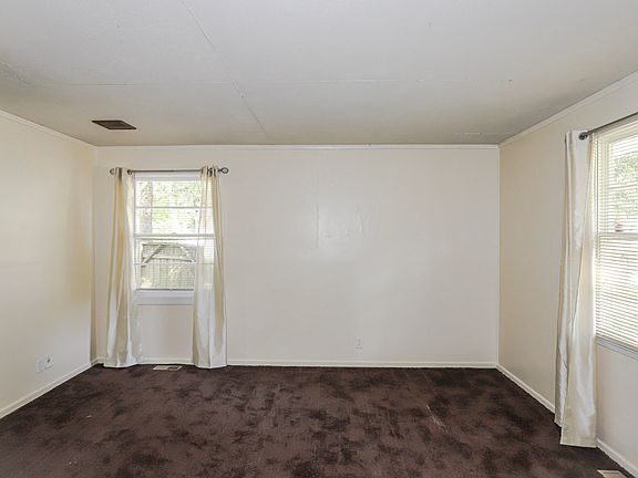 4th image of 725 Palm Dr