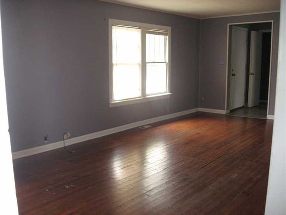 3rd image of 476 S Duncan Ave