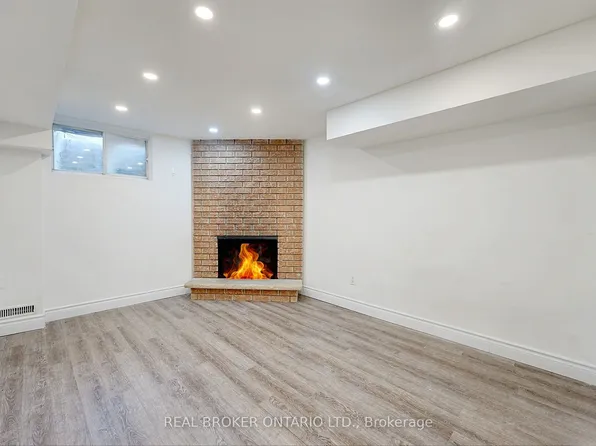 1098 Sawgrass Cres #Basement, Mississauga, ON L5C 3V4