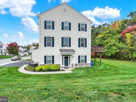 3rd image of 517 Marion Rd #517