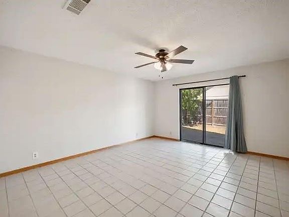 5th image of 3210 Freemont St