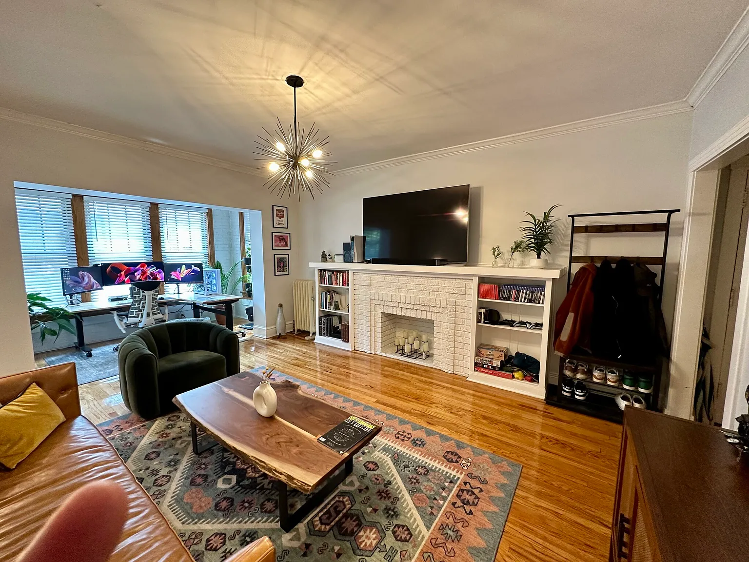 2 bed, 1.0 bath, 970 sqft, $2,495 — Photo 2