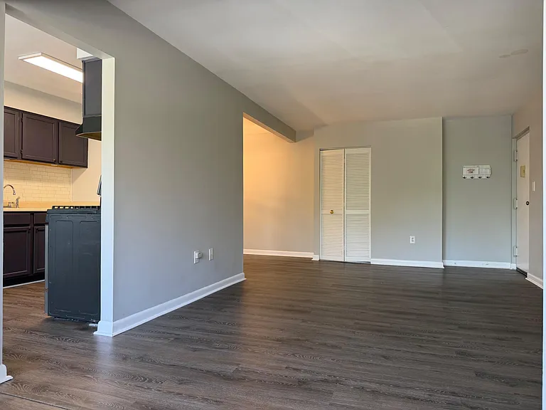 140 Royal Oak Dr #I — Photo 4