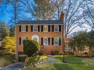 5909 Gloster Rd, Bethesda, MD 20816