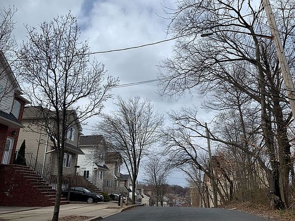 4th image of 60 Avon Pl