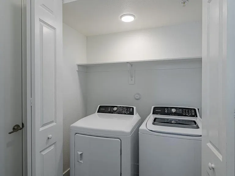Elevate at Skyline Townhomes — Photo 14