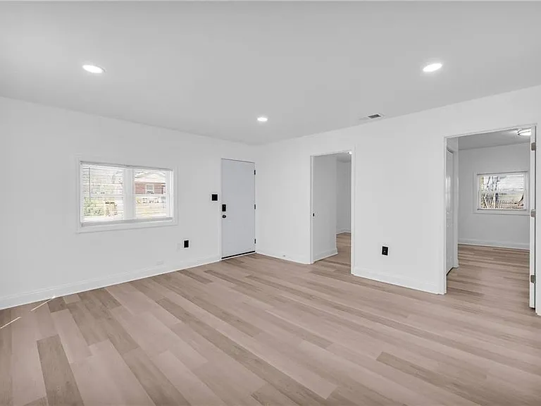 315 Evans St — Photo 9