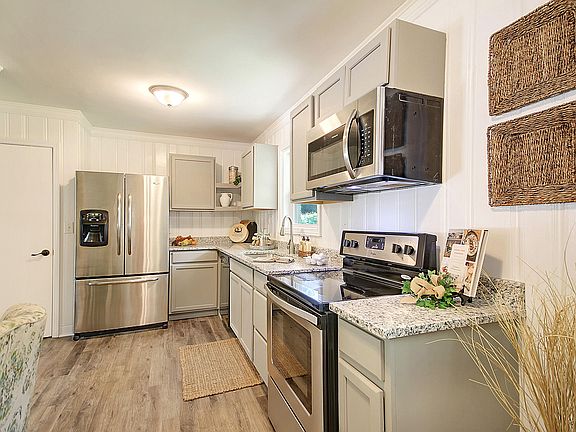 5th image of 118 Owens Cir