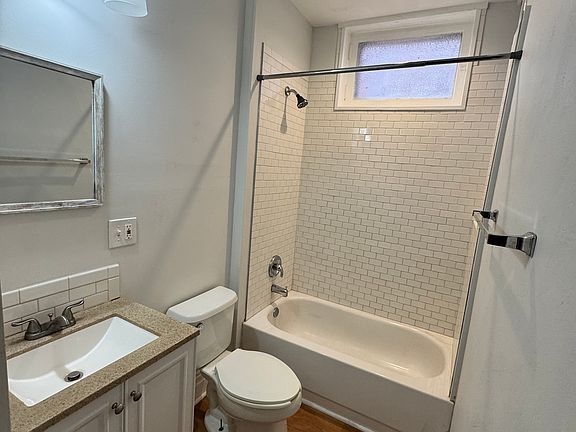 2nd image of 3911 Shaw Blvd #2F