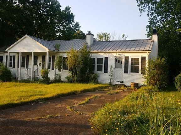 3rd image of 310 Norwood Blvd