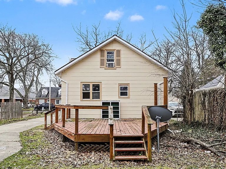 530 Liberty St — Photo 17