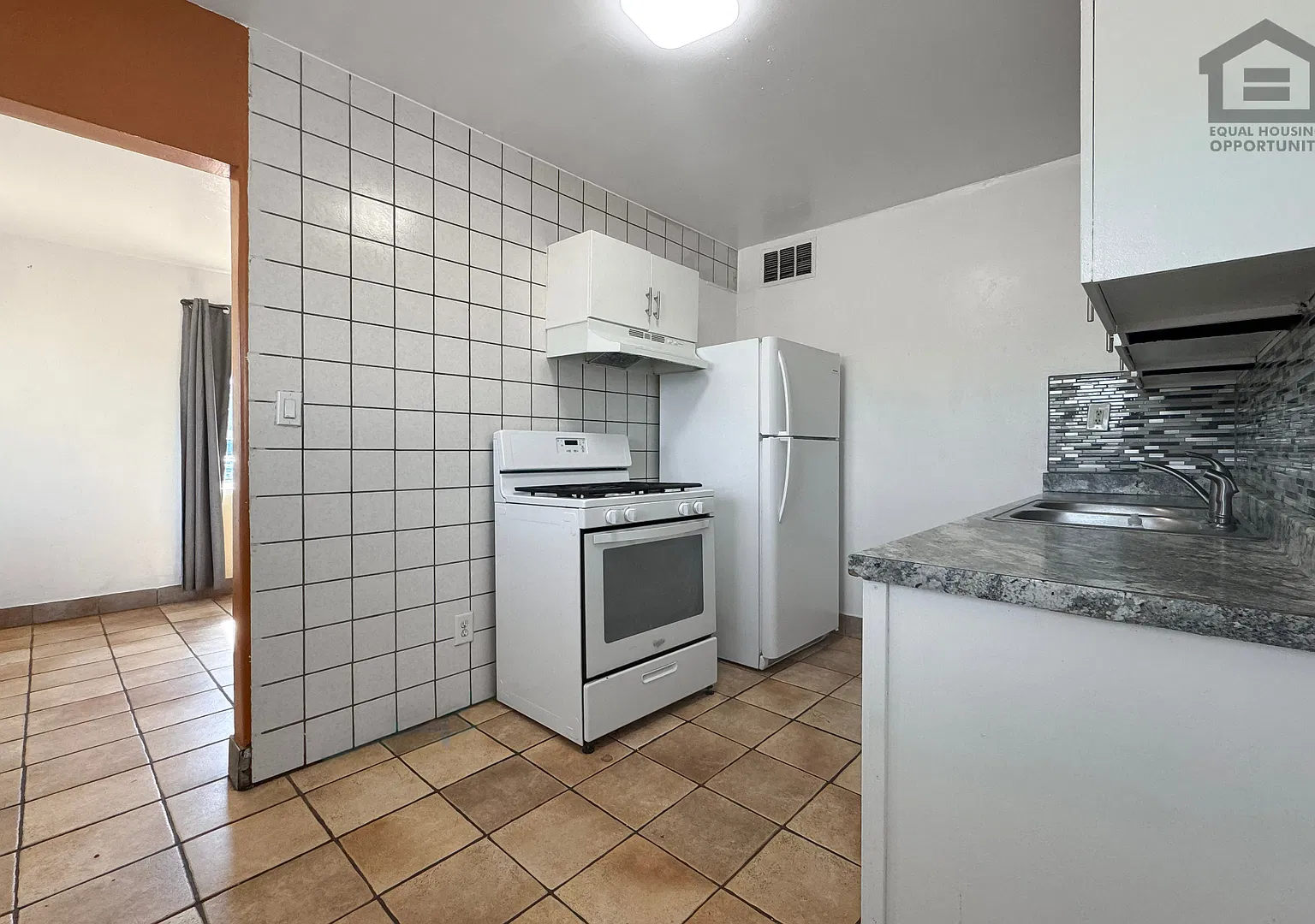 1Bed/1Bath Ground Floor Apartment at McDowell Rd/35th Ave! Ready for Immediate Move-In! — Photo 1