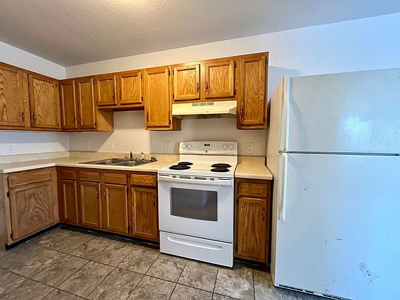 3rd image of 305 E Spencer St #305ES4