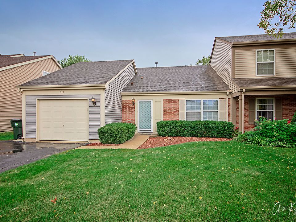1st image of 217 Pinehurst Dr