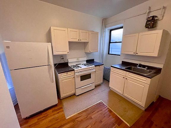2nd image of 305 E 110th St #1FW