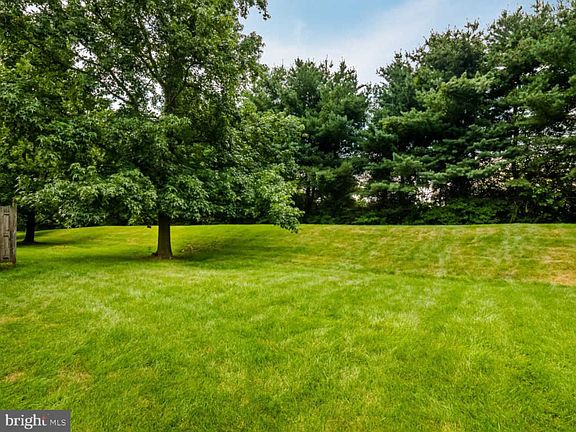 5th image of 57 Fair Oaks Ct