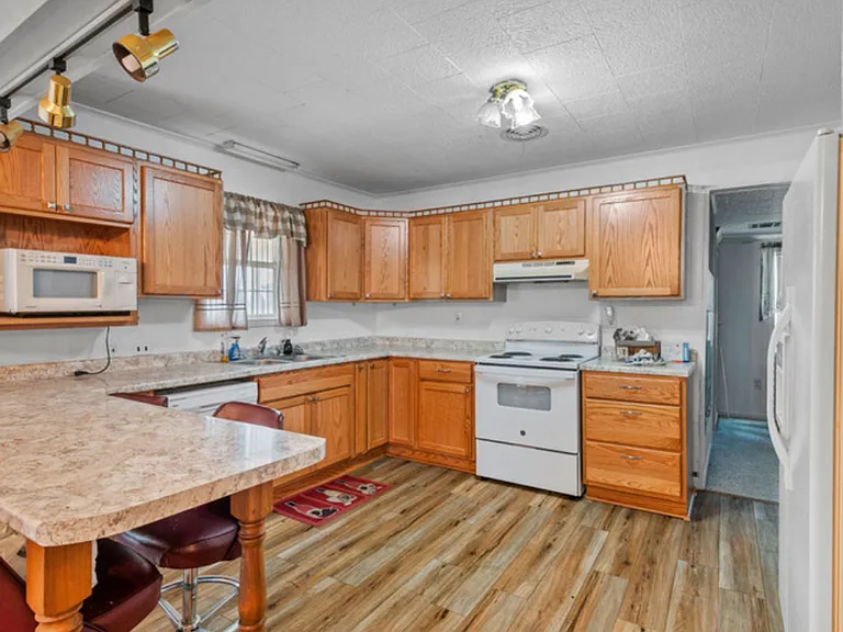 3802 Carlyss Dr — Photo 3