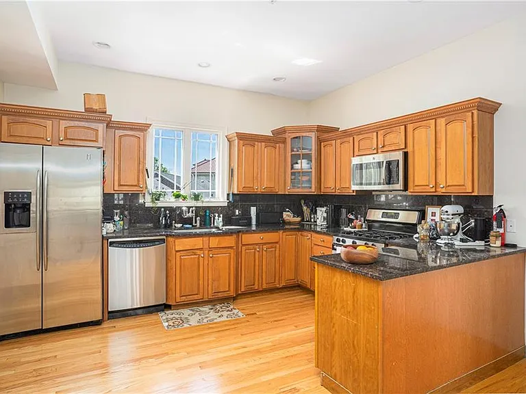 75 Orchard Ave #4 — Photo 17