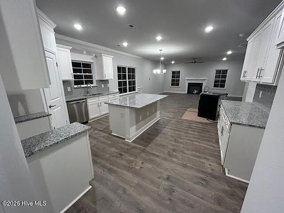 5th image of 818 Hidden Bridge Drive