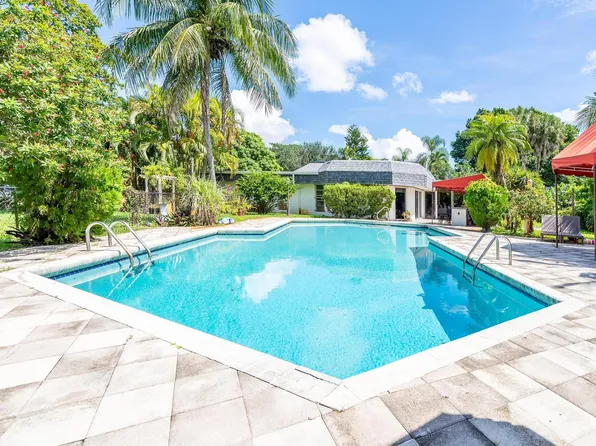 5104 White Oak Lane E, Tamarac, FL 33319