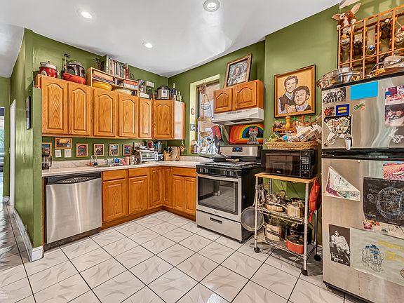 4th image of 2442 N California Ave #1